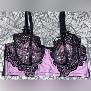 Torrid size 1 sexy lavender/black underwire bra
